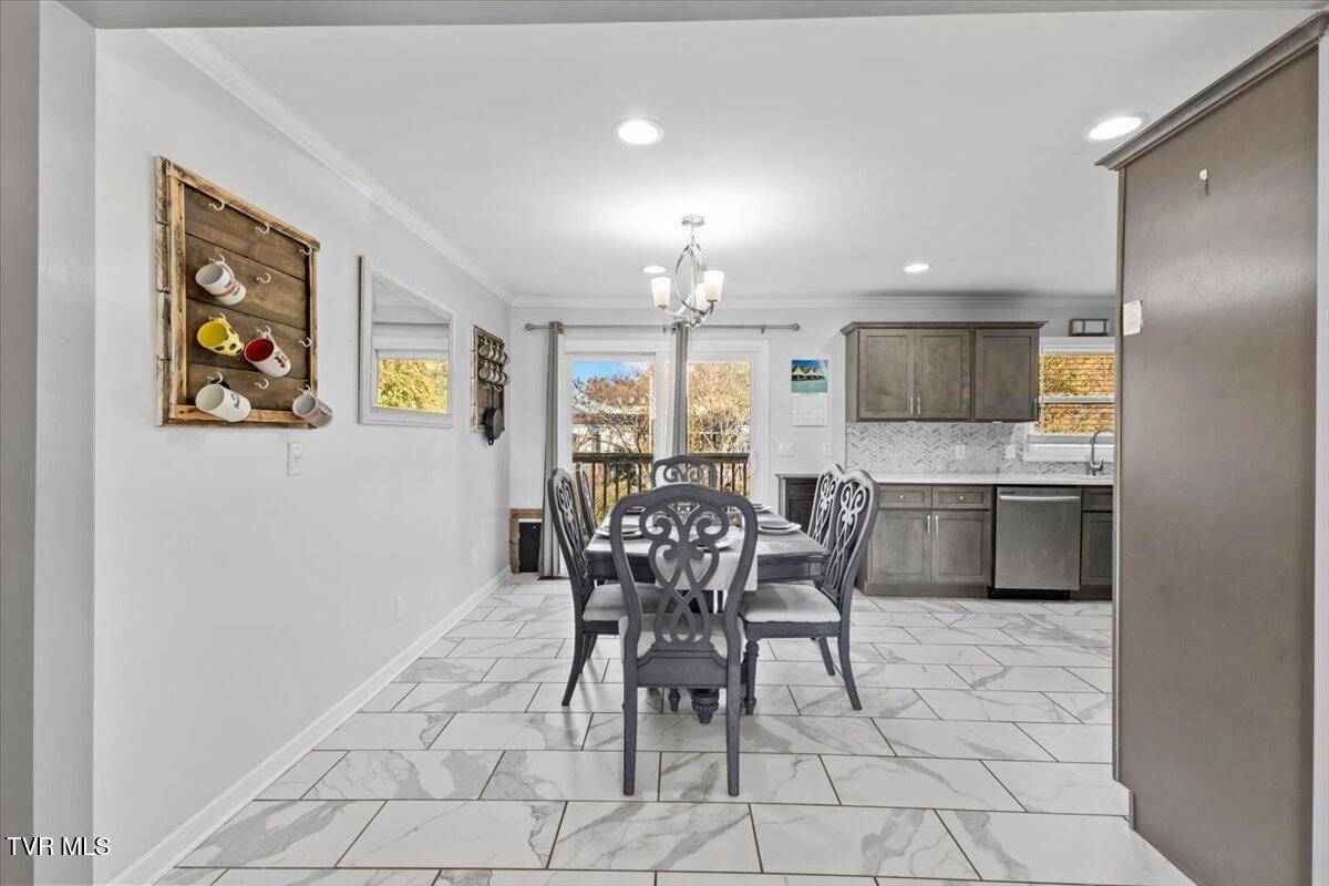 EverydayAdPromo's tweet photo. Listing Address: 2428 Bob Little RD, Elizabethton, TN 37643
Listing Price: $320,000
Schedule a showing and request more information here: https://t.co/scRXX9PdcT https://t.co/wfkj7Albxw