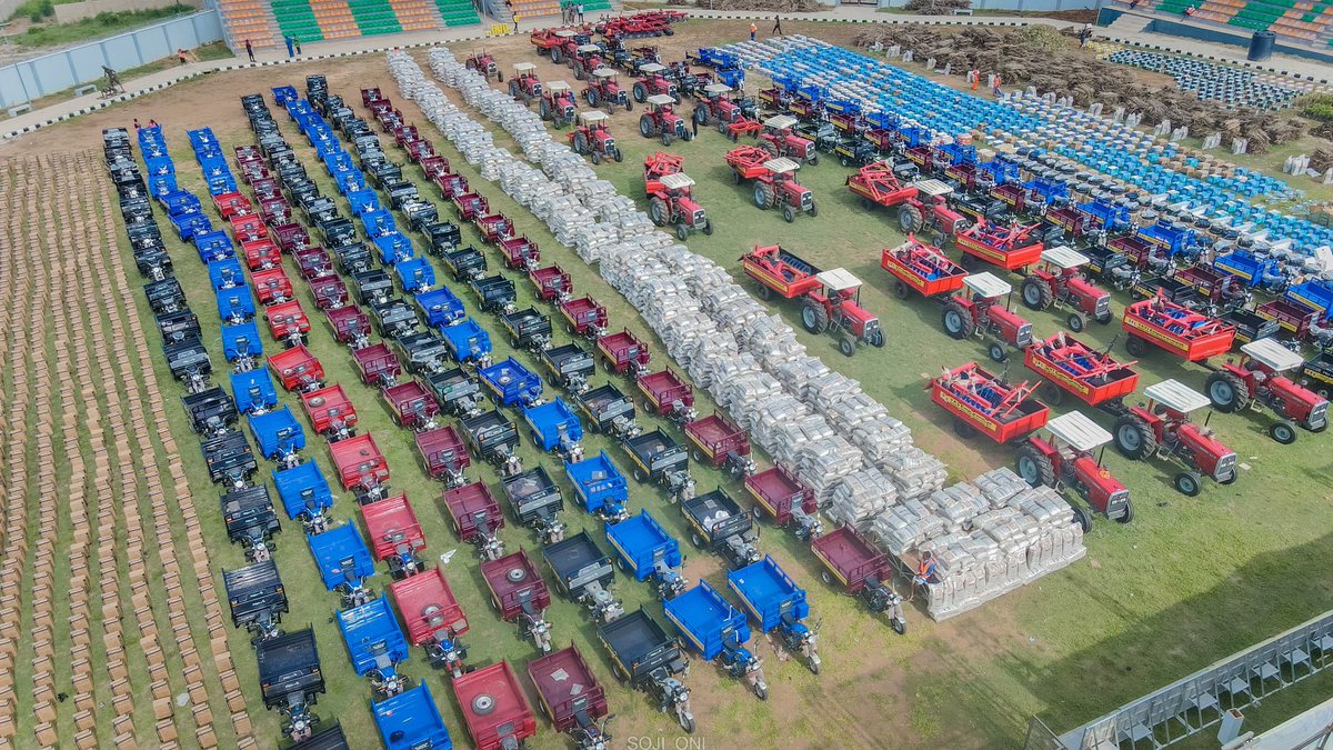 daddierooney's tweet photo. Aerial view of the empowerment venue at Asade Agunloye Pavilion Ground, Ilaro, facilitated by @AdeolaYAYI https://t.co/r5z12Q7mmM