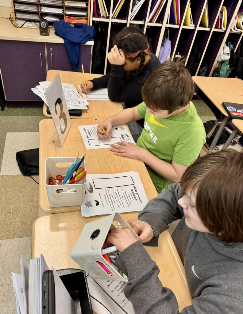 To practice Leader in Me Habit #7, Wildwood students are participating in self-care stations for the month of April! We have been learning different ways to take care of ourselves and do what makes us happy to decrease our stress levels 😊👏🏼 These 5th graders rocked it!