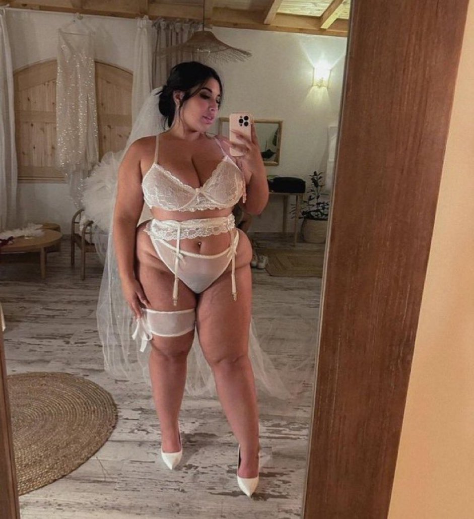 عروسه مين الليله يا فحلاتي <a href="/Mony12022/">‘موني المطيزه’💋👙</a> ❤️