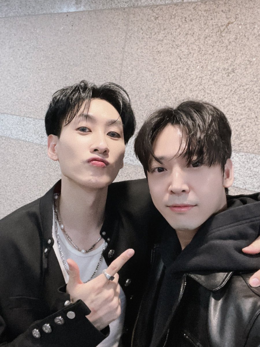 akashinjihoo's tweet photo. Limitless Time🌸
#ポストマン #シンジフ #ウニョク #クン #SUPERJUNIOR #NCT #포스트맨 #신지후 #은혁 #쿤 #花はまた咲く #limitlesstime https://t.co/obnCiebdyH