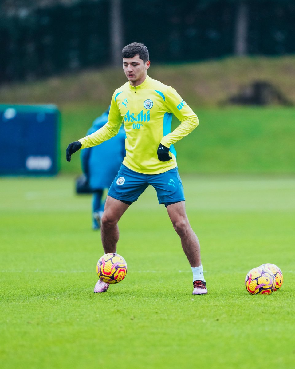 JeDeeF_'s tweet photo. Sudah lihat secuil potensi Abdukodir Khusanov di Manchester City?

Mereka punya satu bek tengah potensial lain yang saat ini sedang sekolah di Lens.

Ketika dipercaya menjadi starter, timnya selalu menang 1-0.

Remember the name: Abdulay Juma Bah. https://t.co/ZGydwoimCO