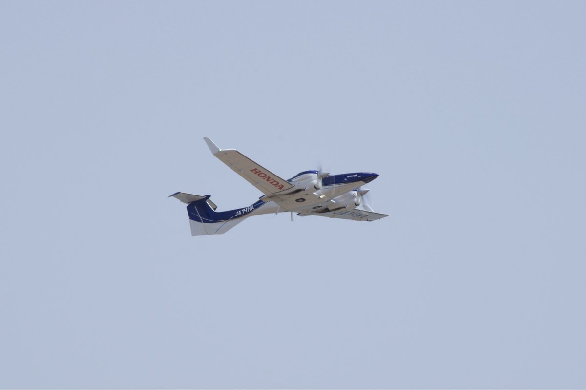 Dash828_'s tweet photo. 2025/03/25 RJFO/OIT
本田航空
Diamond DA42 NG Twin Star
JA14HA
#大分空港 #本田航空 #JA14HA #DA42 #TwinStar https://t.co/kHoTXg67Na