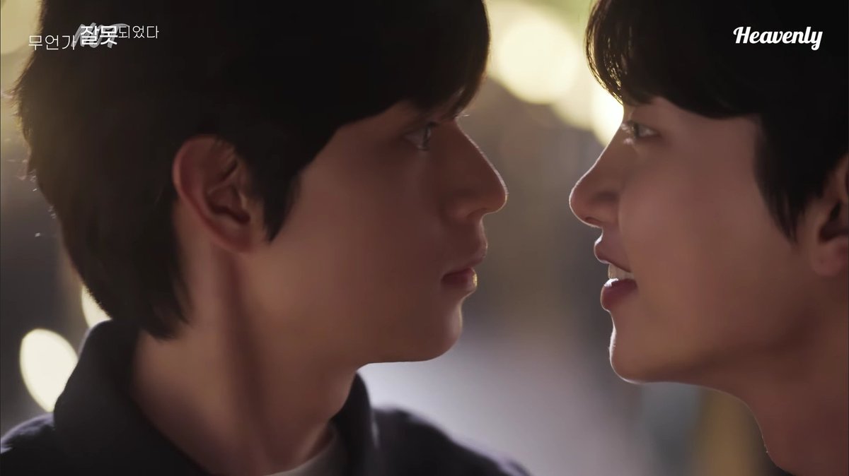 hubboyslove's tweet image. Sinopse oficial de #SomethingisNotRight, novo BL coreano, que estreia dia 16.

“Bawoo e Hoon são melhores amigos desde crianças, mas Bawoo nutre sentimentos não correspondidos por Hoon há anos.

Bawoo decide cortar todo o seu relacionamento com Hoon, que para sua confusão, tenta