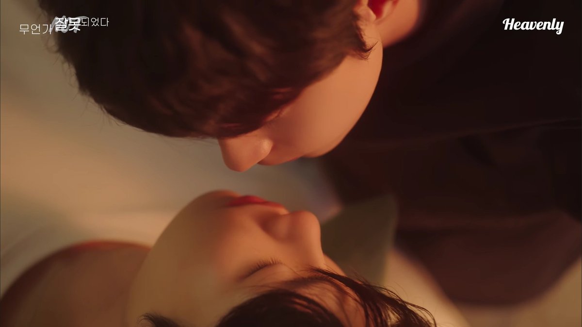 hubboyslove's tweet image. Sinopse oficial de #SomethingisNotRight, novo BL coreano, que estreia dia 16.

“Bawoo e Hoon são melhores amigos desde crianças, mas Bawoo nutre sentimentos não correspondidos por Hoon há anos.

Bawoo decide cortar todo o seu relacionamento com Hoon, que para sua confusão, tenta