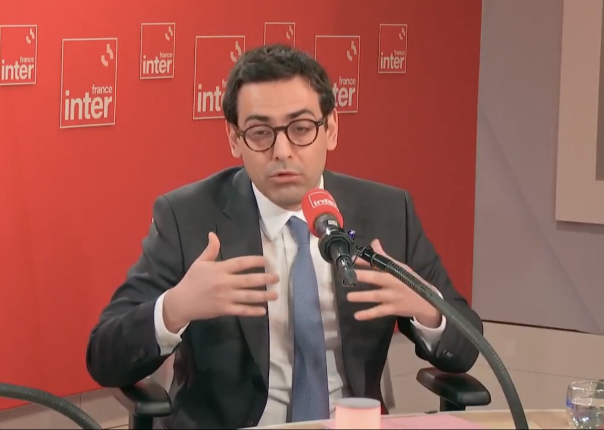 Alles k-k-klar, Herr Kommissar?!

Die Vereinigten Staaten sind für die EU bekanntlich ein bedeutender, wenn nicht gar ihr wichtigster, wenn nicht gar der einzig ihr noch verbliebene „Partner“ auf der ganzen Welt (Worte, Werte, Wirtschaft).

Frau vonderLeyens ungewählte