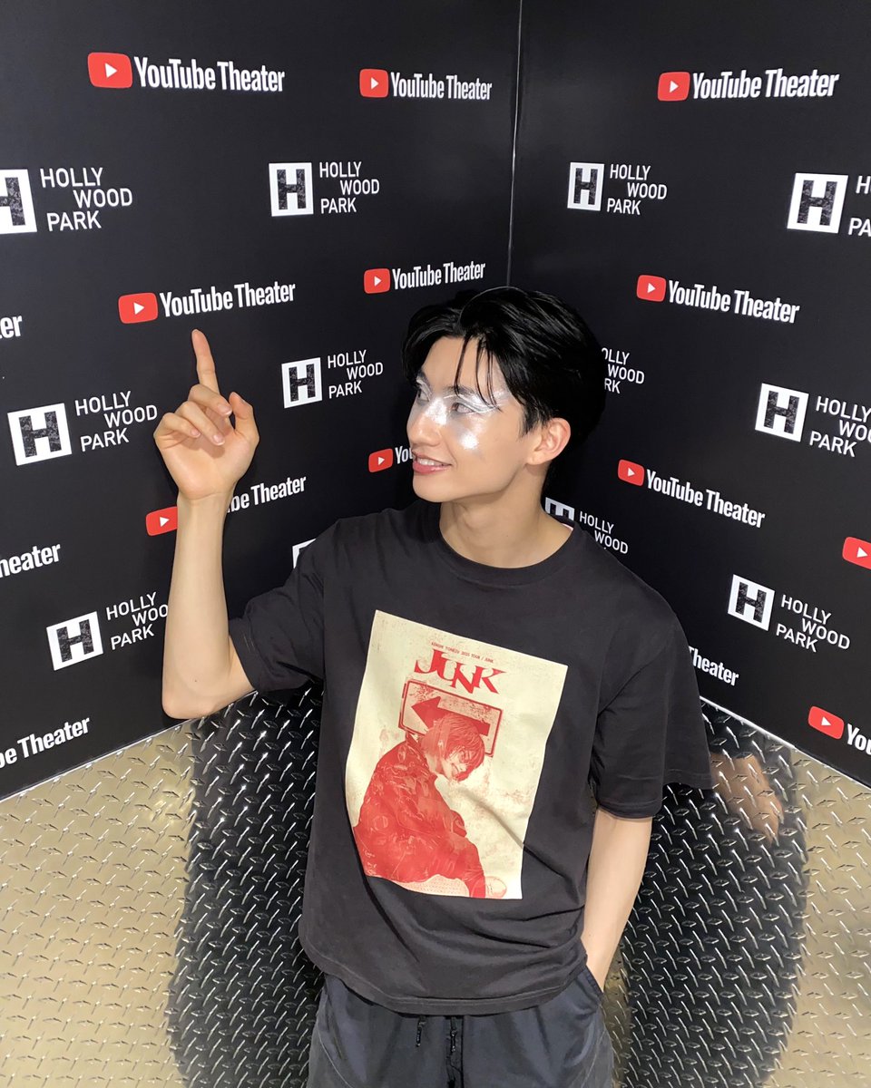 shiryusejima's tweet photo. JUNK完走！

終わった、と噛み締めるほどに長く続いた戦いは
終わる���、と願ってしまうほどに儚く美しい時間でした

またとある曲にて、欧米全ての公演でソロを踊らせて頂きました

憧れのその先へ

ありがとうございました！

#米津玄師 
#米津玄師2025tourjunk 
#米津玄師2025tour_junk 
#チーム辻本 https://t.co/GabuD8WaBm