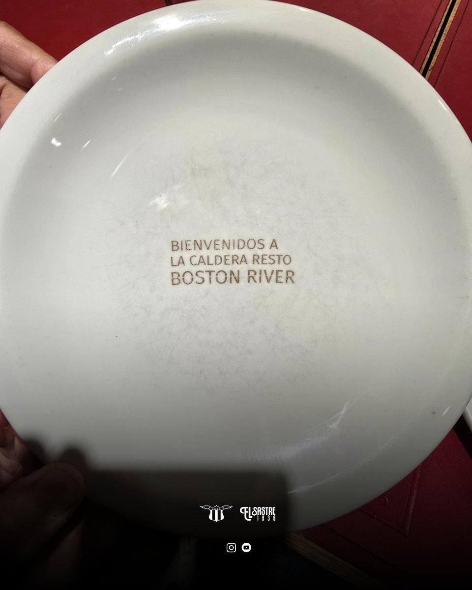 bostonriver's tweet photo. Ayer, en La Caldera Resto, se realizó la cena de camaradería previo al partido de hoy.

Muchas gracias a la gente de @Independiente por el recibimiento 🤝

#VamosElBoston 🟢🔴 https://t.co/N2Hv0KRcn2