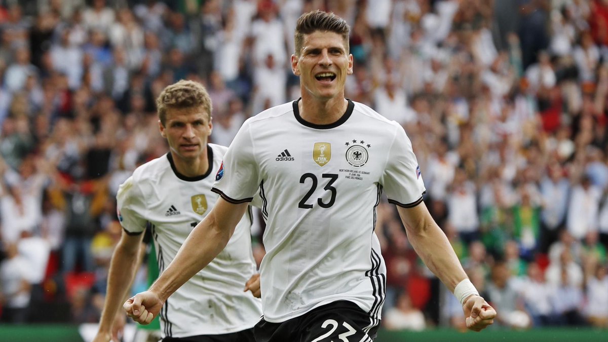Joel Cressman (@joelcressman) on Twitter photo In 2016, researchers compared the developmental activities of Bundesliga pros vs. national team players.
The difference was not in quality of coaching or innate athleticism.
Here’s what they found: In 2016, researchers compared the developmental activities of Bundesliga pros vs. national team players.
The difference was not in quality of coaching or innate athleticism.
Here’s what they found: