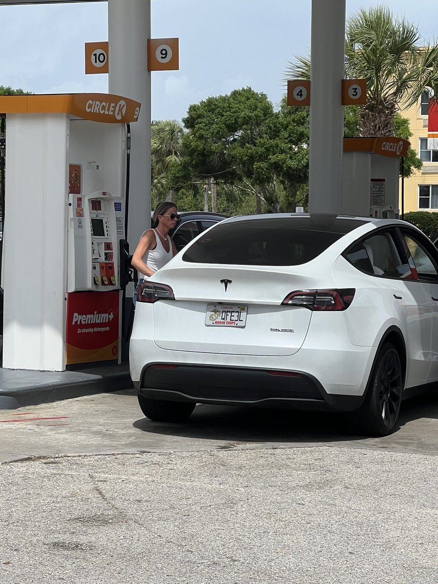 Cap'n Jack tweet media