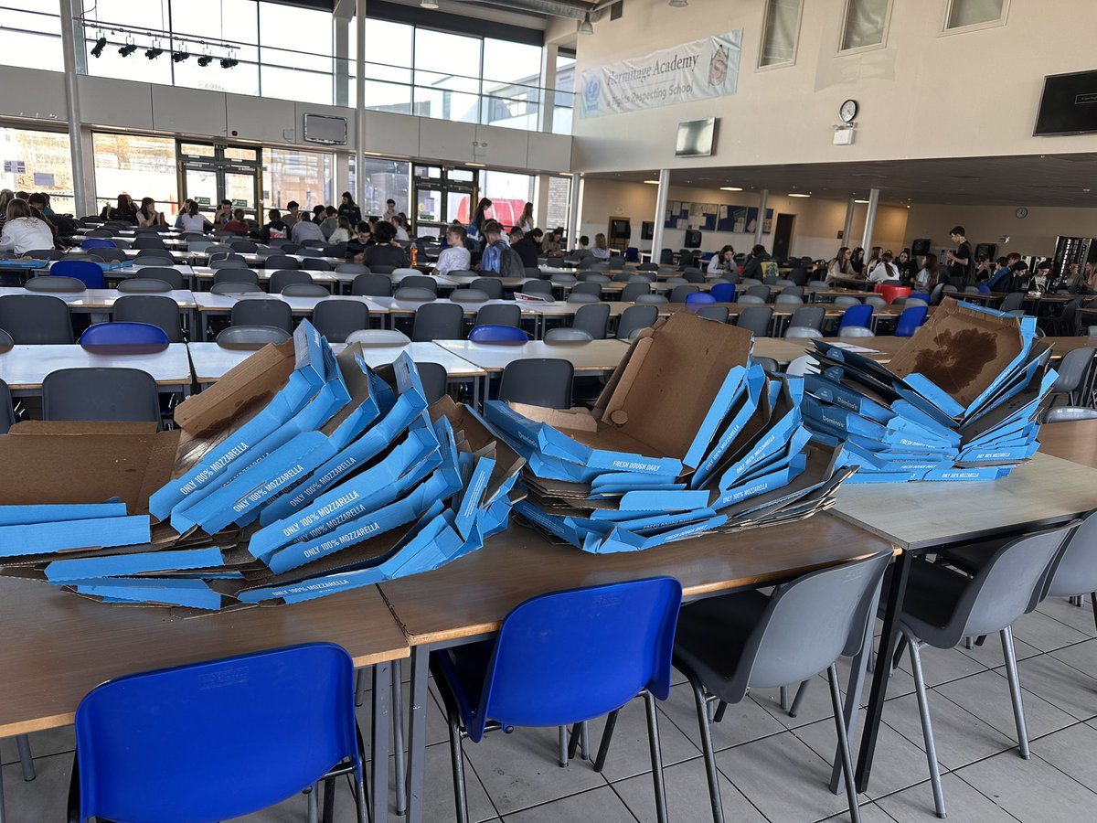 HermitageAcadHT's tweet photo. A huge thank you to our Parent Council for providing lunch for our young people and staff during Spring Study this week. It has certainly helped to fuel lots of hard work and I have never seen so many pizzas disappear so quickly πππππ @Dominos_UK #springstudy #community https://t.co/x7a65fwzDX