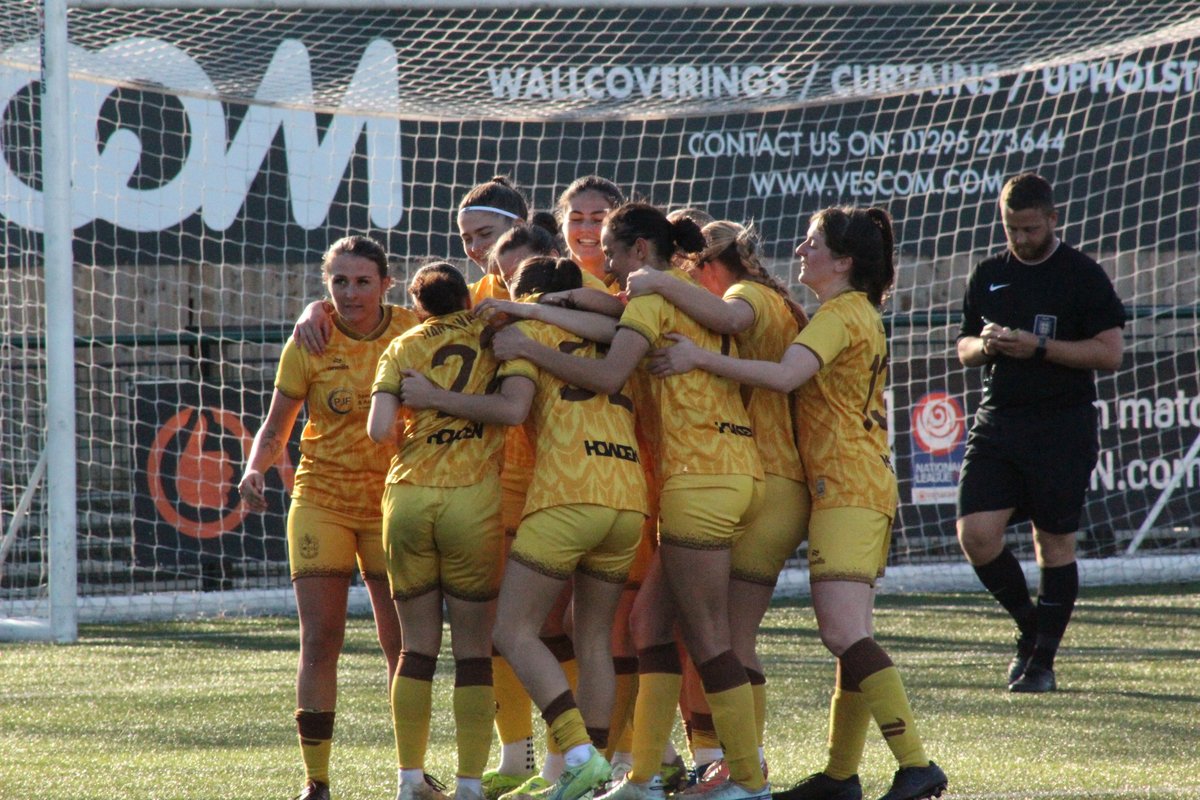 🤩 You can't beat those goal scoring celebrations...

#SuttonUtdWomen #AmberArmy