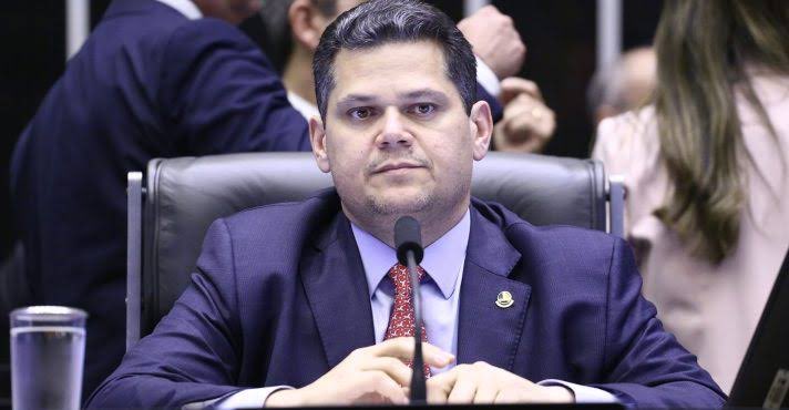 NewsLiberdade's tweet photo. 🚨URGENTE - Família de Alcolumbre desmatou e plantou soja em terra pública na Amazônia https://t.co/6FbHluwLx5