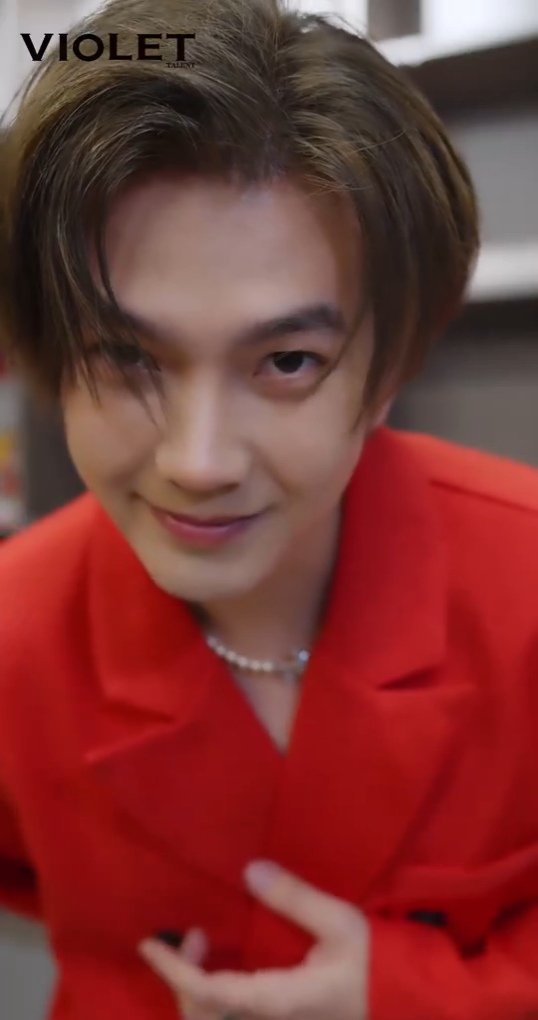 Lovelycontrast's tweet photo. We see you Coca-Cola you love our pretty man in red too. 
🤭🫶💙 

#คุณอยากส่งCokeให้ใคร #CocaColaTH
#BuildJakapan #Beyourluve
@JakeB4rever @CocaCola_TH https://t.co/9PR4S7N6G0