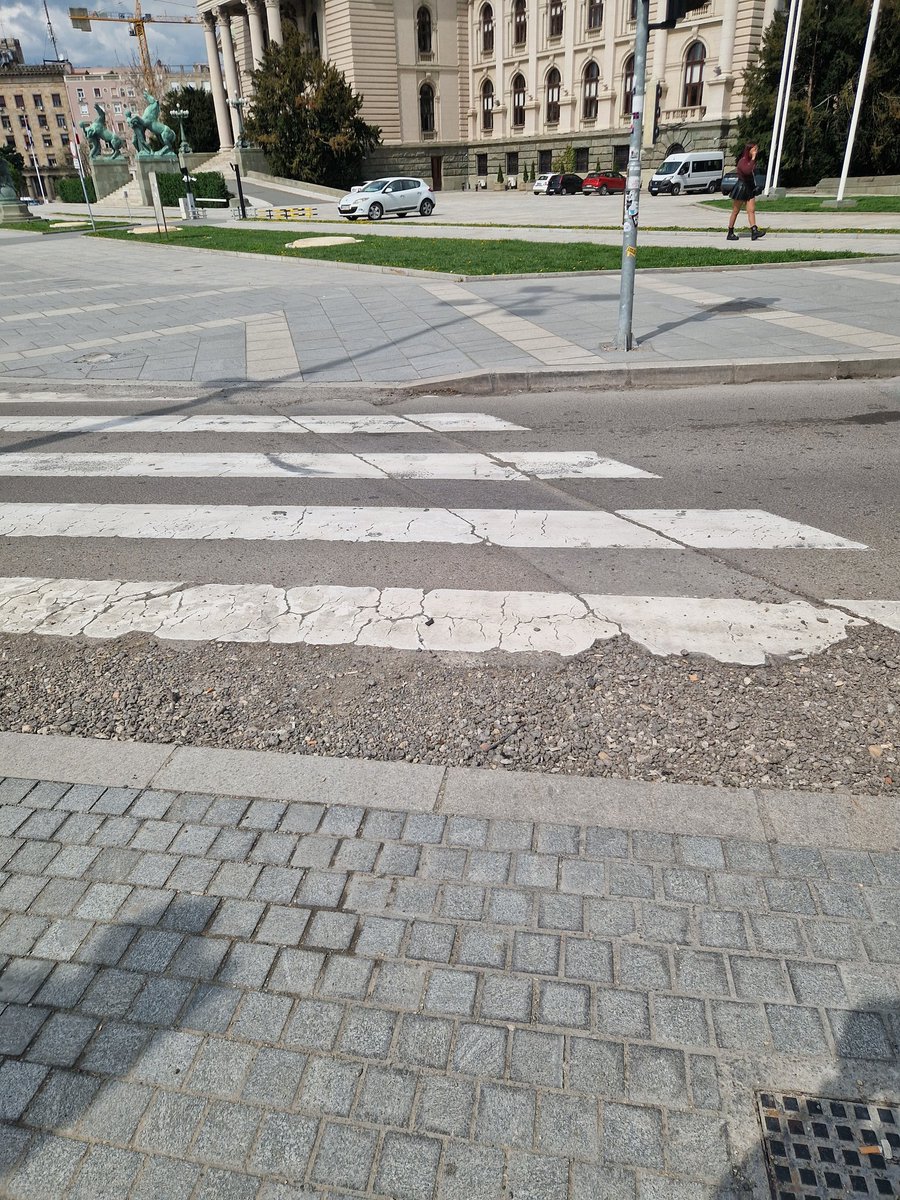 Bg007011 tweet media