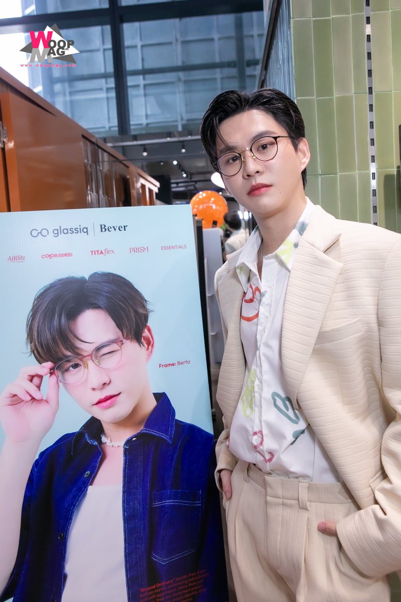 woopmag's tweet photo. เปิดตัวคอลเลคชันแว่น glassiq | Bever "Beyond Ordinary" กับ “บีเวอร์ พรรษพล” หนุ่มแว่นที่จริงใจ 👓
GLASSIQ X BEVER
#bbverpj
#GlassiqxBever
#beyondordinary #glassiqbever
#GlazziqtoGlassiq #Glassiq https://t.co/yJU53Y7oyI