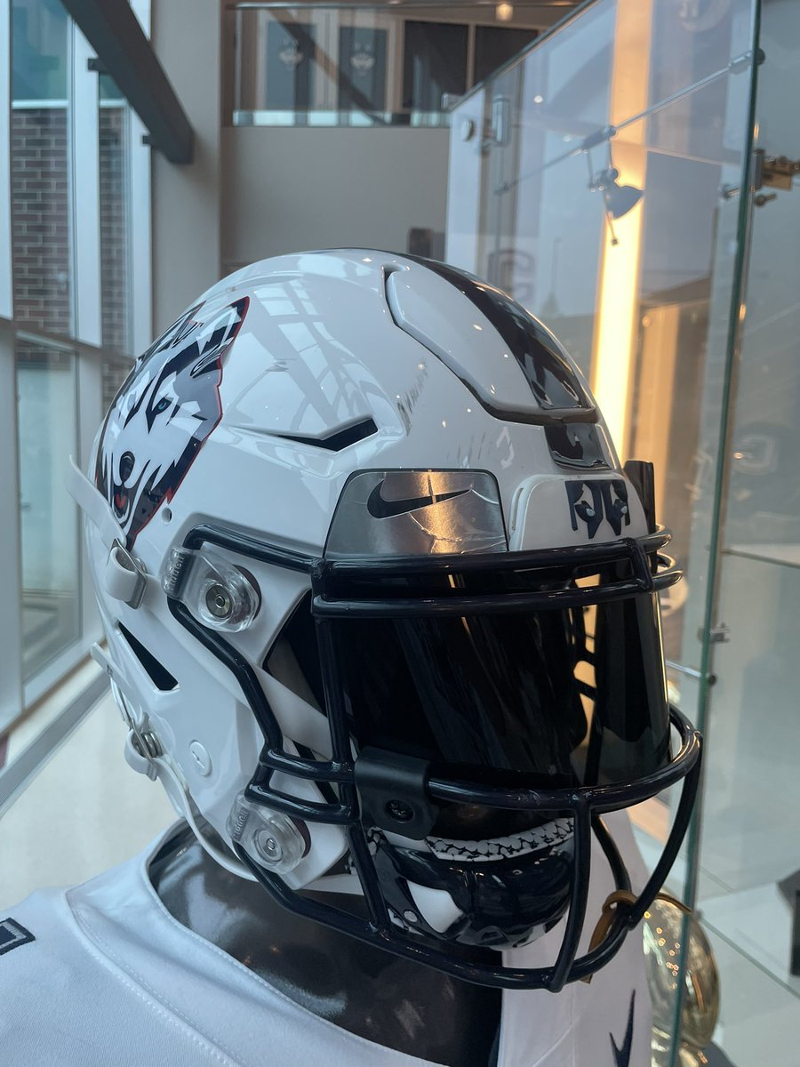Drew Beck (@db_8871) on Twitter photo Had an awesome time at <a href="/UConnFootball/">UConn Football</a> yesterday evening! A great atmosphere, and awesome facilities! Hope to be back soon!
<a href="/Coach_MBrock/">Matt Brock</a> <a href="/JohnathanNasci1/">Johnathan Nascimento</a> <a href="/Coach_Roche_AHS/">Frank Roche</a> <a href="/doug_hanlon50/">Doug Hanlon</a> Had an awesome time at <a href="/UConnFootball/">UConn Football</a> yesterday evening! A great atmosphere, and awesome facilities! Hope to be back soon!
<a href="/Coach_MBrock/">Matt Brock</a> <a href="/JohnathanNasci1/">Johnathan Nascimento</a> <a href="/Coach_Roche_AHS/">Frank Roche</a> <a href="/doug_hanlon50/">Doug Hanlon</a>