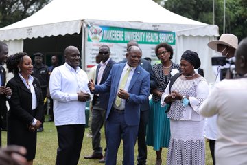 GAMSU - Makerere University (@gamsumakerere) on Twitter photo #Today: H.E. <a href="/KagutaMuseveni/">Yoweri K Museveni</a> launched the 3-day Research Week <a href="/Makerere/">Makerere University</a>.
He described the 30B funding from <a href="/GovUganda/">Government of Uganda</a> to <a href="/RIFMakerere/">Makerere University Research and Innovations Fund</a> as 'endozo... to taste...' and urged researchers to focus on solutions rooted in our heritage - indigenous knowledge and language.
#RIWEEK2025 #Today: H.E. <a href="/KagutaMuseveni/">Yoweri K Museveni</a> launched the 3-day Research Week <a href="/Makerere/">Makerere University</a>.
He described the 30B funding from <a href="/GovUganda/">Government of Uganda</a> to <a href="/RIFMakerere/">Makerere University Research and Innovations Fund</a> as 'endozo... to taste...' and urged researchers to focus on solutions rooted in our heritage - indigenous knowledge and language.
#RIWEEK2025