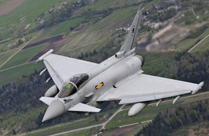 DefenseMirror's tweet image. Could Decommission RAF Typhoon Tranche 1 Fighters Find Their Way to Ukraine?:

defensemirror.com/news/39244/Cou…

#UKDefense #F35A #Eurofighter #UkraineWar #RAF #MilitaryAviation #BAESystems #LockheedMartin #UkraineSupport #Su34 #TyphoonJets #DefenseNews #RoyalAirForce #FighterJets