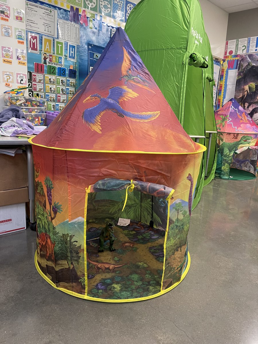 MsPowellteaches's tweet image. A peak into our room transformation this week🤣 #teacherlife #makelearningfun