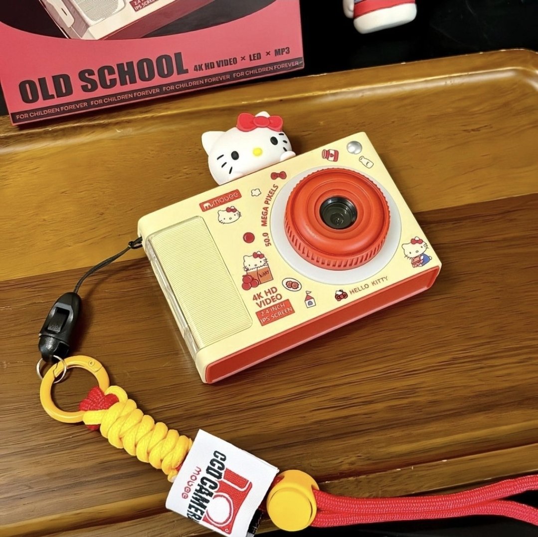Laymony2's tweet photo. #ส่งต่อ Hello Kitty Digital Camera 📸
🎉 1,290 บาท ส่งฟรี Ems 🎉
(เราซื้อมา 1,600++ 🥺)
....เพิ่งแกะ ติด Kitty, สติกเกอร์บางส่วน ลองชาร์จไฟแค่นั้น และไม่ได้แตะอีกเลย 😅 มีต่อใน ⬇️
 #sanriothailand #ตลาดนัดsanrio #ตลาดนัดซานริโอ้ #ส่งต่อซานริโอ้ #ส่งต่อsanrio #ส่งต่อกล้องดิจิตอล https://t.co/xS5HmKZ4Rd