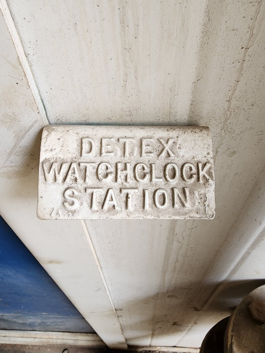 Fortress_Safe's tweet photo. Seen this at a business and wondered what it was for? Anyone know what it's for? #locksmith #locks #detex https://t.co/lhYIo5SIwB