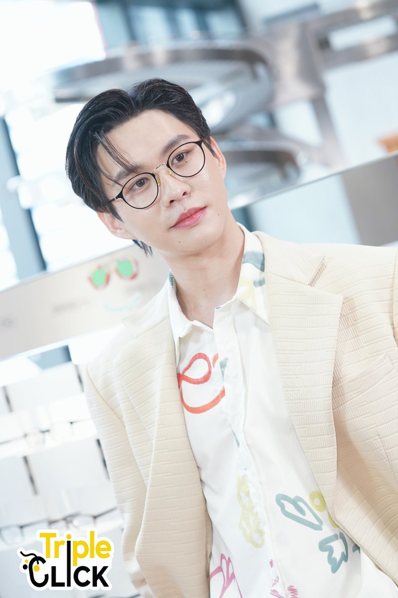 TripleclickTH's tweet photo. “บีเวอร์ พรรษพล” เปิดตัวคอลเลคชันแว่น glassiq | Bever "Beyond Ordinary"
GLASSIQ X BEVER
#bbverpj
#GlassiqxBever
#beyondordinary #glassiqbever
#GlazziqtoGlassiq #Glassiq https://t.co/XIHtcsKCkg