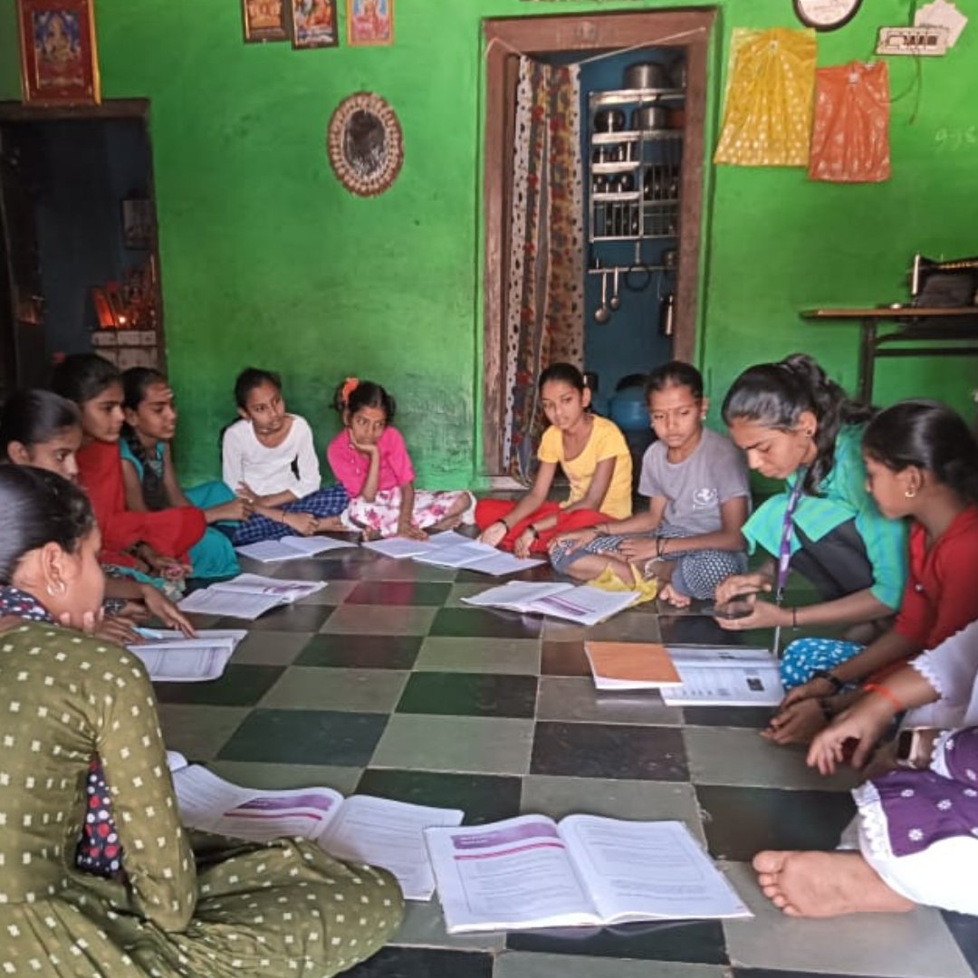 SupportMilaan's tweet photo. The field visit to Karnataka was filled with warmth, honesty, and powerful stories. Girl Icons and peer members spoke openly about their SAP journey, but it was the peer members' quiet energy and purpose that truly left a mark.

#KarnatakaFieldVisit #GirlIconProgram https://t.co/wSgVfCYMaQ