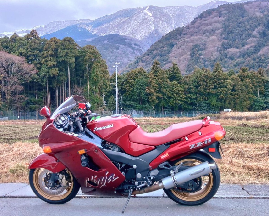 xjrxMHTamYN2ldR's tweet image. #愛車をあと何年乗るつもりか言え
#ZX4 は時間が許す限り…なメインバイク
#ZX11 は…もうちょい乗ってたい
#ミニペケ は…そろそろ!?