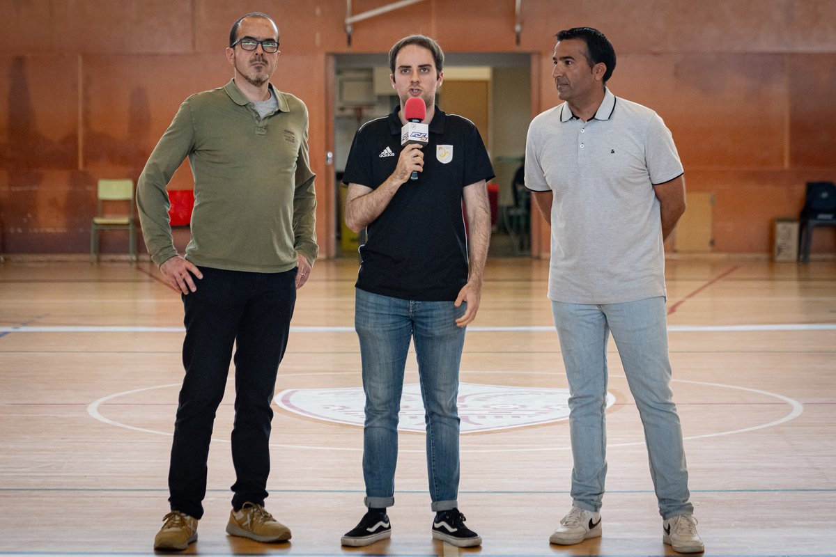 jordicochran's tweet photo. 🔚 Punt final a l’etapa professional al departament de Premsa i Comunicació de l’@FCF_CAT. 

Després de quasi dos anys intensos, de molt futbol i futbol sala, tanco per decisió pròpia una experiència laboral enriquidora que m’ha fet créixer com a periodista.

Visca el #futbolcat! https://t.co/3XdeeRjPce