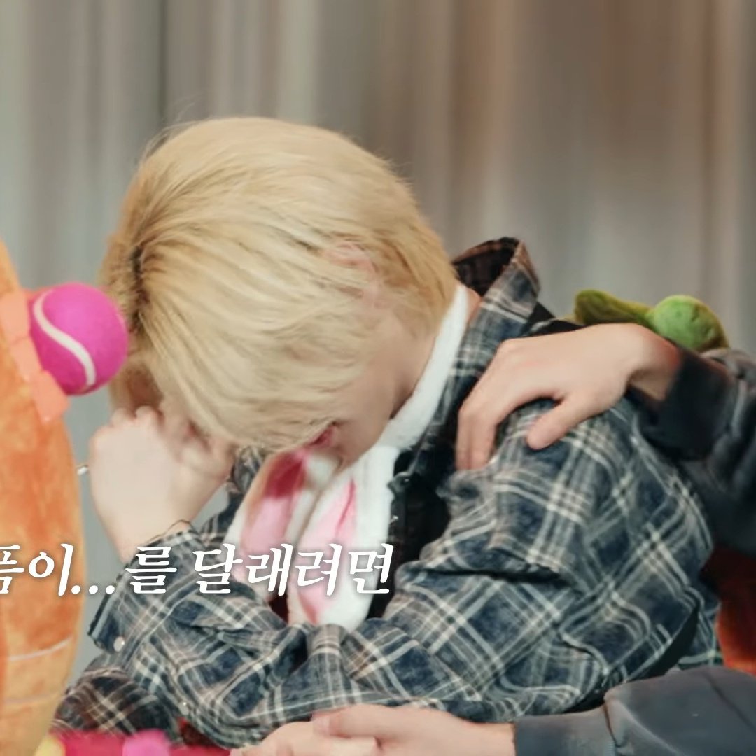 he’s not kim leehan if he’s not sulking in what? door! 😆