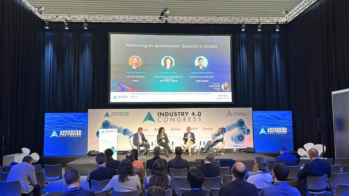 AdvanFactories's tweet photo. 🚗 Reshoring en automoción: Solución o utopía
📍 Auditorium @Dassault3DS
¿El #reshoring es el futuro de la automoción?
Daniel Figuerola de #Doga, Rosario Cano de #Cerler y Josep M. Guillen #Gedia lo analizan en el #AF2025.
#reshoring #automoción #industria https://t.co/vxB59Mlcir