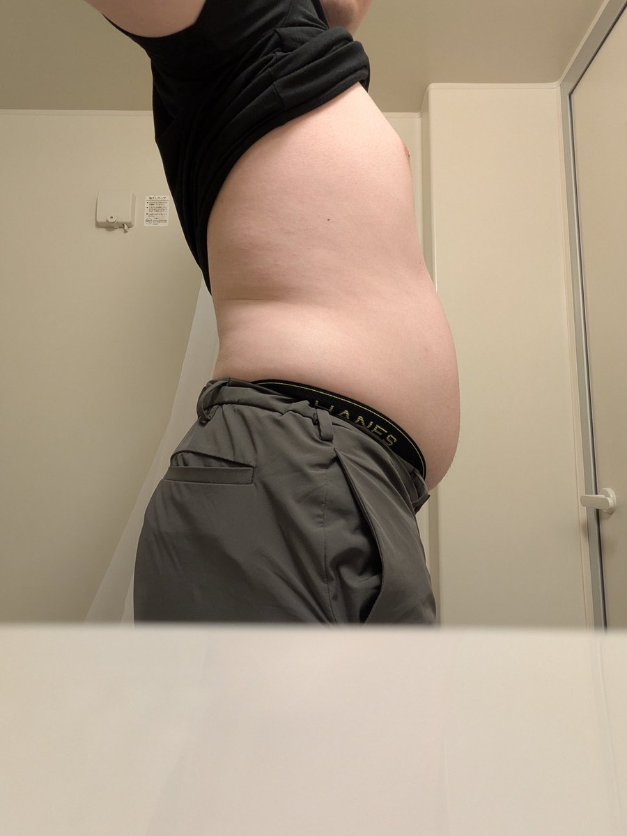 man_getting_fat's tweet photo. ���日の摂取kcal：4445kcal(+1795kcal)
今日は満腹でも詰め込まずに、長い時間かけて食べてみました。
空腹感が鈍る感じがします。
コスパ良いカロリー摂取法を見つけたので明日以降続けようかなって思っています。 https://t.co/qSpW011dq3