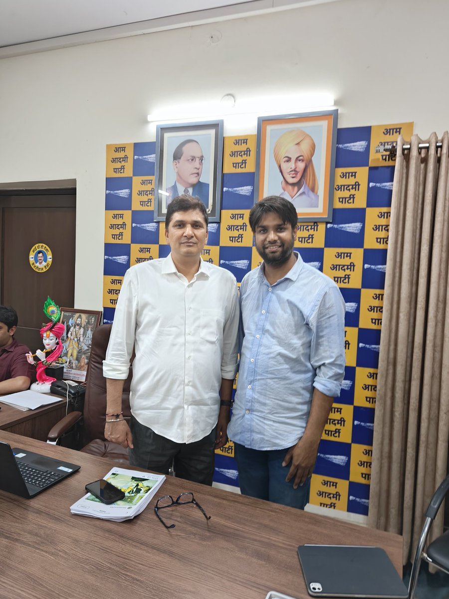 आम आदमी पार्टी के दिल्ली प्रदेश अध्यक्ष <a href="/Saurabh_MLAgk/">Saurabh Bharadwaj</a> जी के साथ आदर्श नगर विधानसभा संगठन को लेकर शिष्टाचार भेंट हुई।