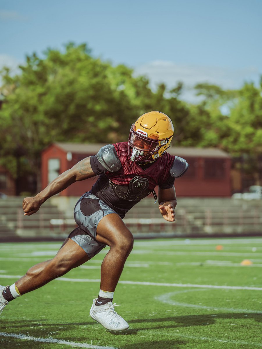 I’m missing the game that god gifted me to play. Senior year loading……I’m coming for it all. Going to home is not an option this year 💯<a href="/CoachCB_FB/">Courtney D. Bridget Jr.</a> <a href="/ppo3fb/">Dunbar Poets Football</a> hudl.com/v/2Qe4Jh