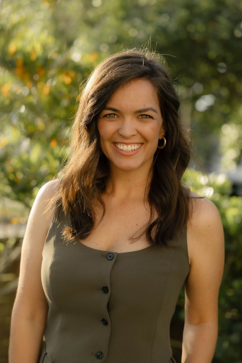 Whitney Fox tweet media