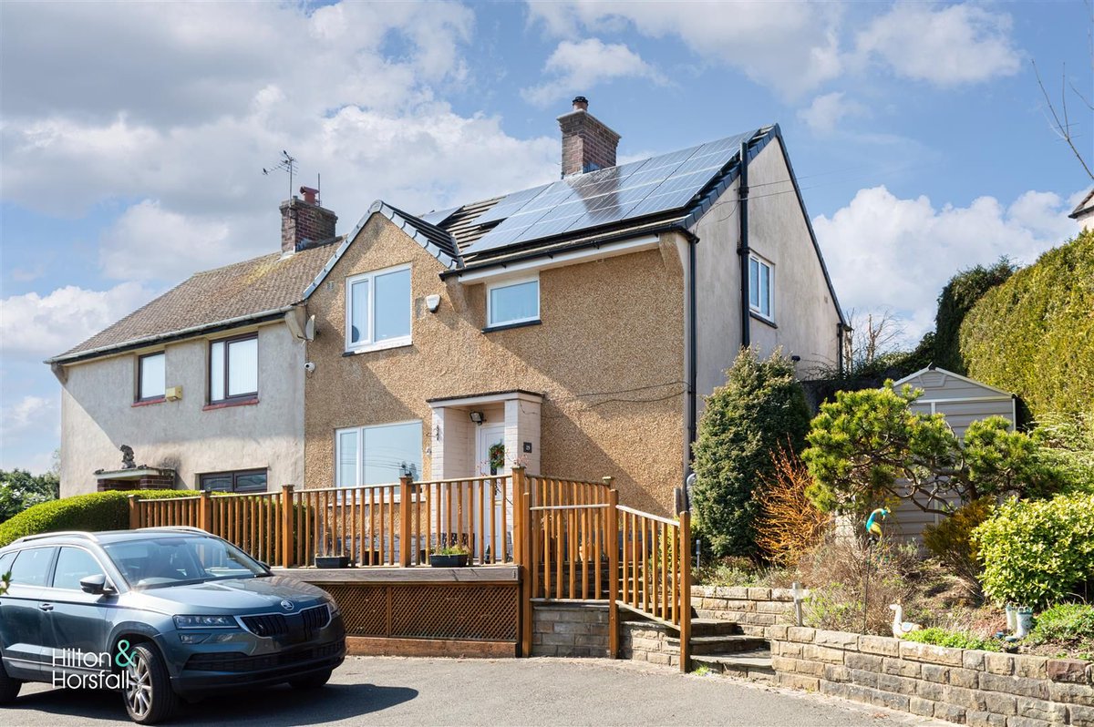 HiltonHorsfall's tweet photo. Higher Causeway | Barrowford | Semi Detached | Large Driveway | 3 Bedrooms | Large Living Room | Dining Kitchen | Study | Utility Room | Shower Room | Rear Garden | OIRO £239,950 https://t.co/v4n4d7BPd5
