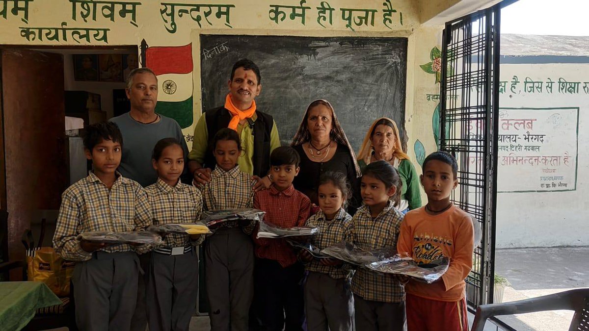 samoon4humanity's tweet photo. 🏫 School No. 106
🏫 Govt. Primary School, Bhargid
📍Narendranagar, Tehri Garhwal, Uttarakhand
🎽 On April 4, 2025, Samoon Foundation distributed sports uniforms to boost student morale and support rural education.
#SamoonFoundation #RuralEducation #SamoonCares https://t.co/C9ceKPabZ4
