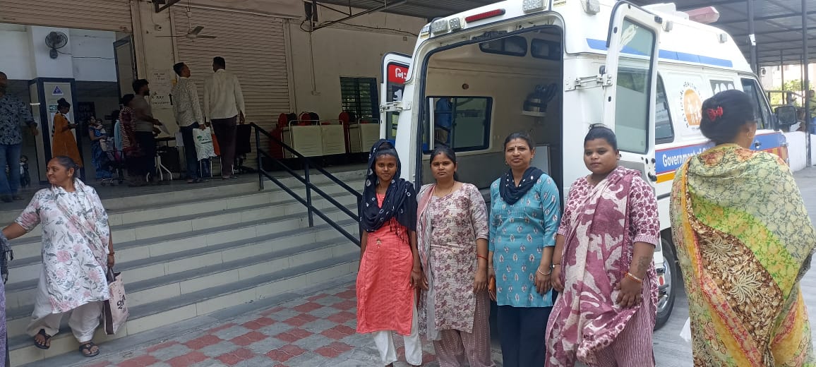 hwc_Kamrej1's tweet photo. High risk ANV refered to New Civil Hospital and specialized care given
#ANC_CARE #SAVE_MOTHER https://t.co/HiOhG1vgAB