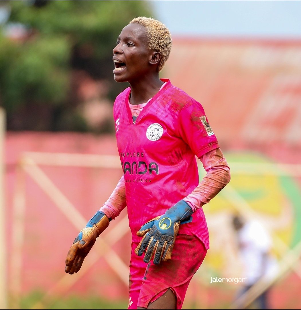 Shifa Ismail Bayo (SIB) 🇺🇬🇸🇦🇦🇪🇰🇪🇵🇸 (@shifaismailbayo) on Twitter photo 🚨 Tricky Tuesday o'clock
What is the name of this keeper, and which team does she play for ?
No hints today
📷 <a href="/JaleMorgan3/">Jale Morgan 📸</a>
#Trickytuesdaybyshifa 🚨 Tricky Tuesday o'clock
What is the name of this keeper, and which team does she play for ?
No hints today
📷 <a href="/JaleMorgan3/">Jale Morgan 📸</a>
#Trickytuesdaybyshifa