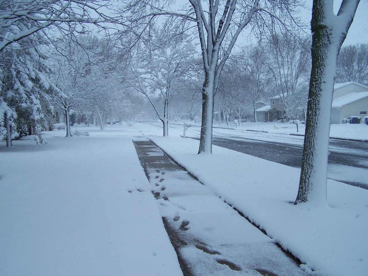 Apr 8, 2010 — Here's a shot looking south on Saint Joseph St on the west side of De Pere, 15 years ago today. We've had some nasty April storms over the years. #wiwx ❄️