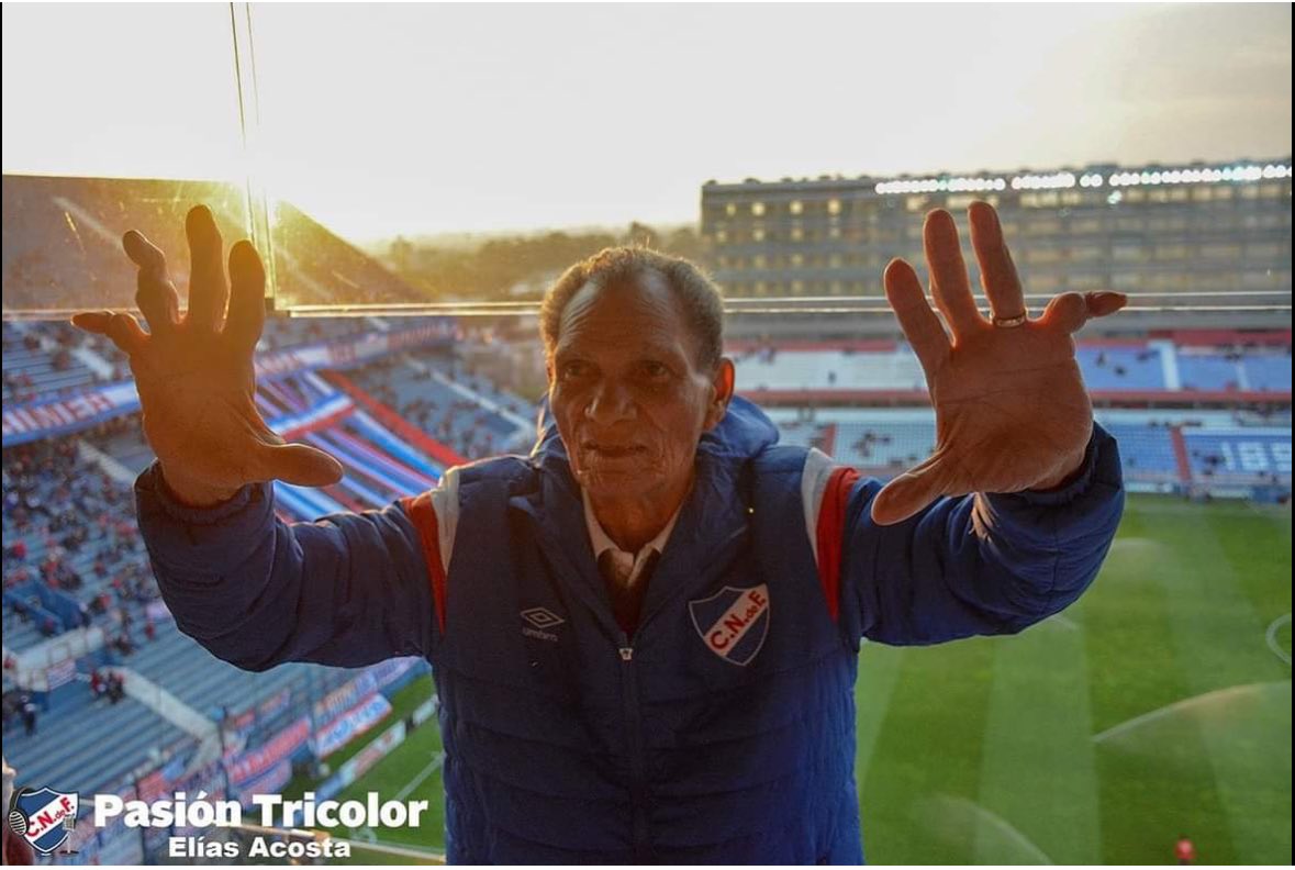 PasionTricolor1's tweet photo. ¡QEPD MANGA!  🙏🏼

SIEMPRE TE RECORDAREMOS, LEYENDA. 🔵⚪️🔴 https://t.co/fKi0HfkrQF