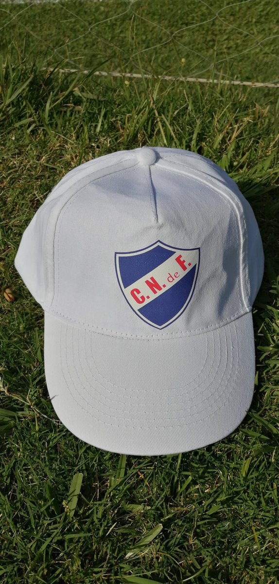 daudau_'s tweet photo. #buenosDías 
#emprendimiento
#Gorros bonitos y baratos con el escudo de #Nacional
Tengo Color 🔵 o ⚪

❤️🤍💙
#buenDia
#vendo
#ElClubGigante #granParqueCentral https://t.co/xH7t7qX8t9