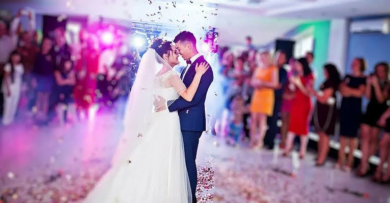 Artan maliyetler sonrası yarım düğün olarak nitelendirilen formatla düğünler, artık tercihe göre iki saat yapılabilecek.