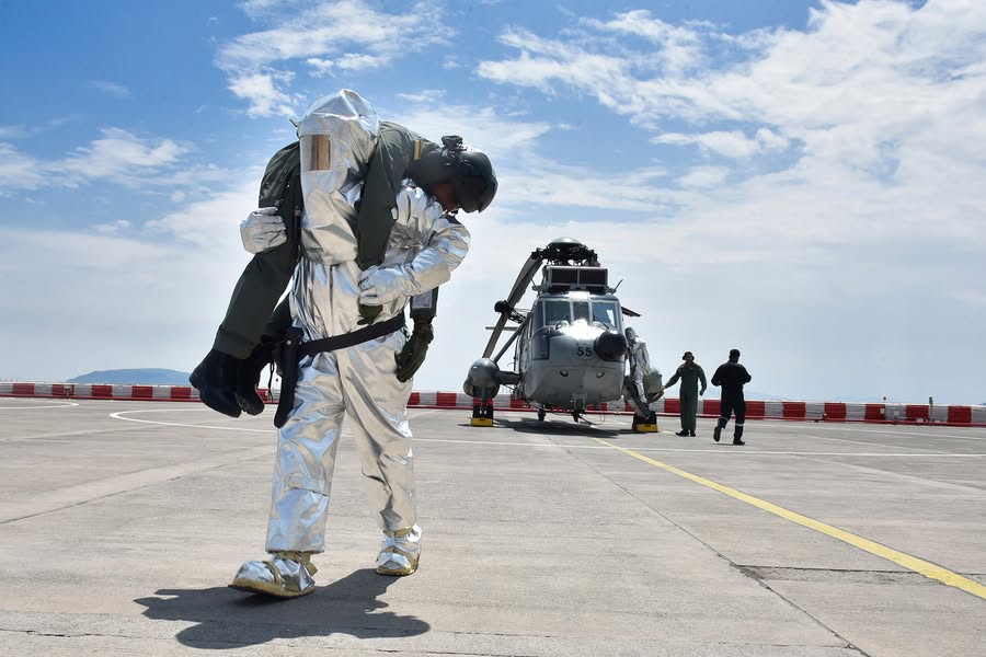 IN_HQENC's tweet photo. Training for Emergencies – Fly High! Fly Safe!
#TrainingTuesday #JoinNavy #MilitaryLife #NavyLife