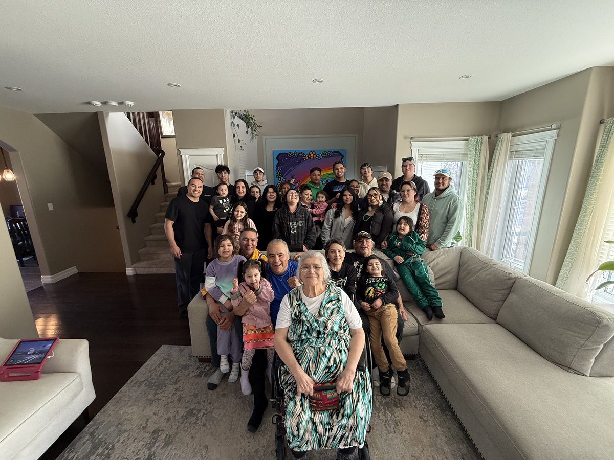 linklatervj's tweet photo. Mom’s 83rd birthday party, had 4 of her seven children, and had most of her grandchildren, Niece family friends and extended family!…a beautiful time for all, some of ours are 4 generations old! Happy birthday mom! https://t.co/csU3CJjh3d