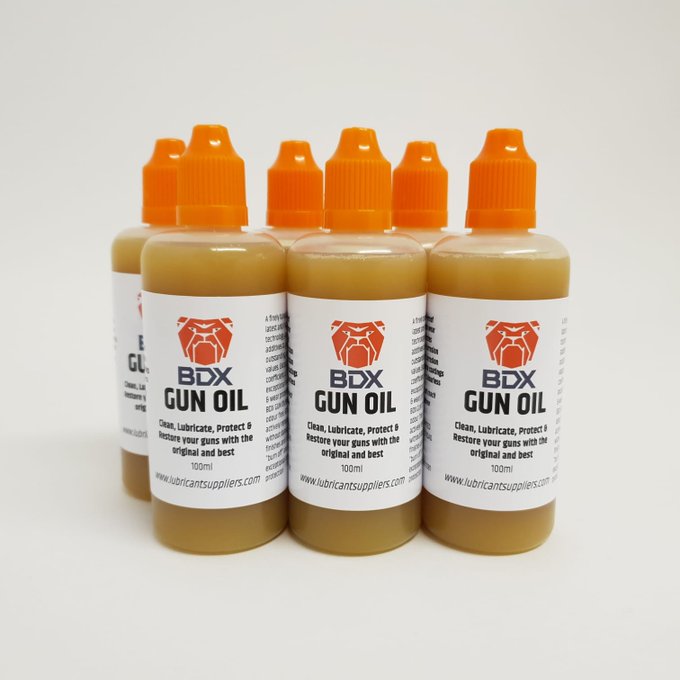 BulldogBDX's tweet photo. @ScouserDrew @LeahRebeccaUK Don't be daft... she has the proper stuff for that ๐๐๐
#GL101 #gunoil #BDXclub https://t.co/k5l7DmgZuT