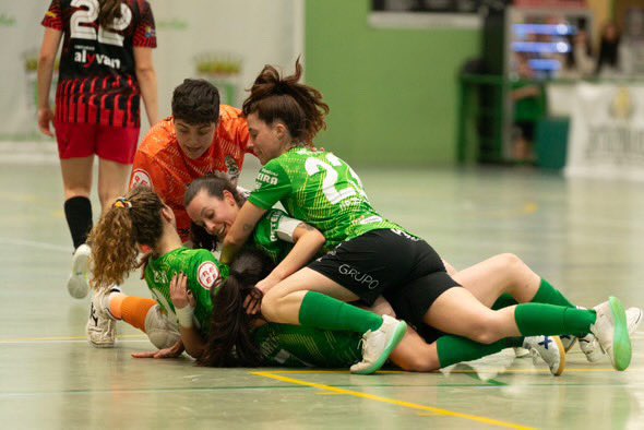 📸 @worldsportjournal8 

💚 Partidazo o vivido este sábado no Municipal no que as nosas conseguiron unha victoria importantísima 

#VilalbaQuereFutsal