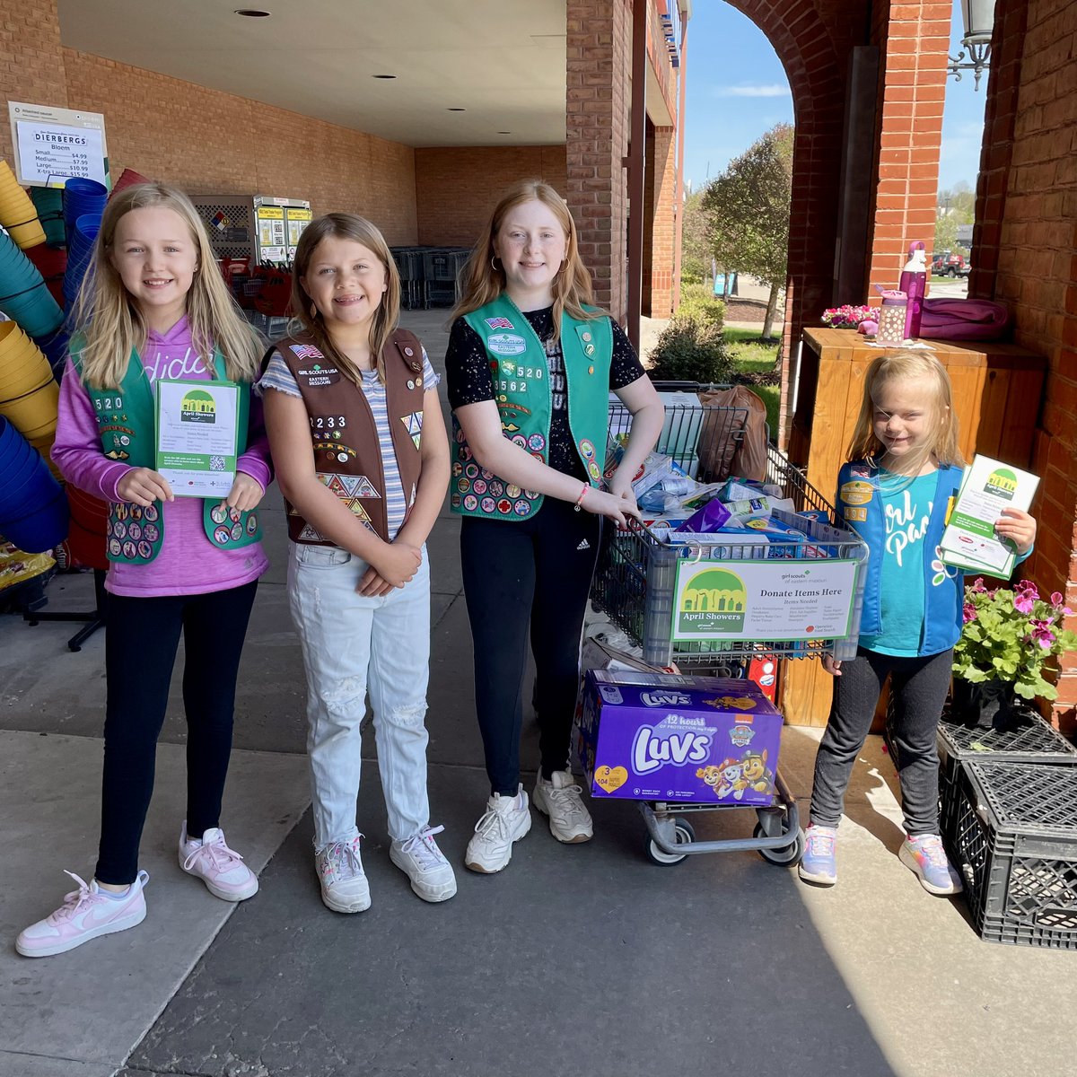Dierbergs Markets (@dierbergs) on Twitter photo April Showers is back! Stop by your local Dierbergs today to help the <a href="/GirlScoutsEM/">Girl Scouts of E. MO</a> largest community service program! 💚 You can help by donating personal care items and help local families and individuals in need. April Showers is back! Stop by your local Dierbergs today to help the <a href="/GirlScoutsEM/">Girl Scouts of E. MO</a> largest community service program! 💚 You can help by donating personal care items and help local families and individuals in need.