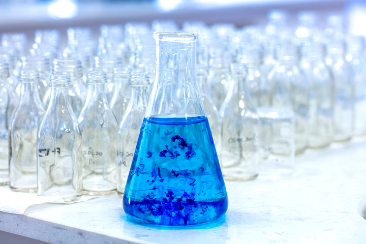 LealtadSabia's tweet photo. El azul de metileno fue descubierto hace más de 140 años.

Y la industria médica te lo ha estado ocultando…

¿Por qué?

Esto es todo lo que no quieren que sepas sobre el azul de metileno:🧵 https://t.co/maARTokNGl
